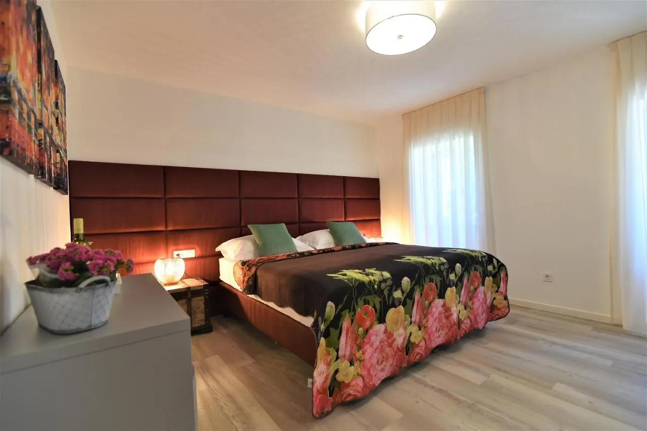 Letorina Rooms And Apartments With Pool Matulji Bed & Breakfast