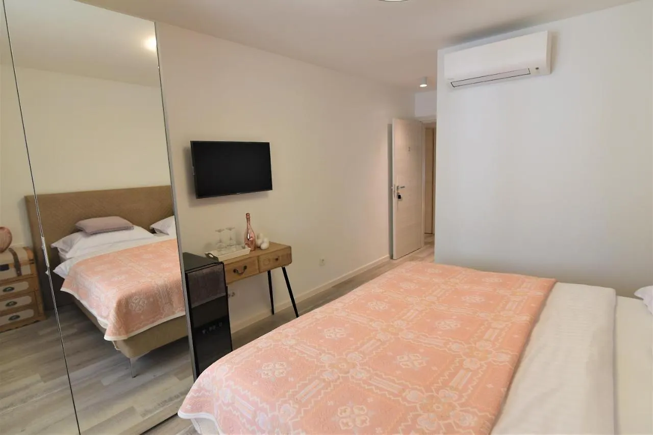 Letorina Rooms And Apartments With Pool Matulji Kroatië