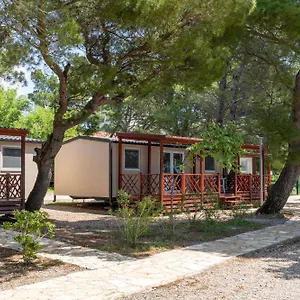 bluesun-mobile-homes-paklenica.hotelinzadar.com/